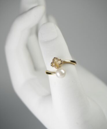 Anillo trébol y perla