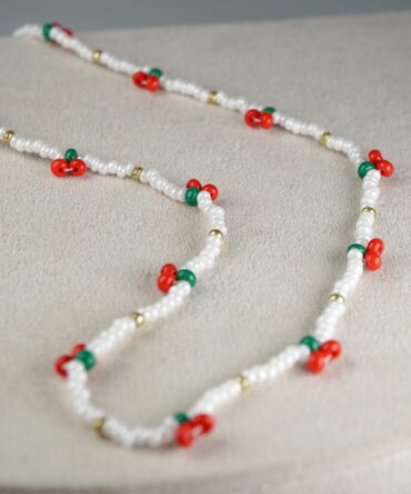 Collar de cerezas