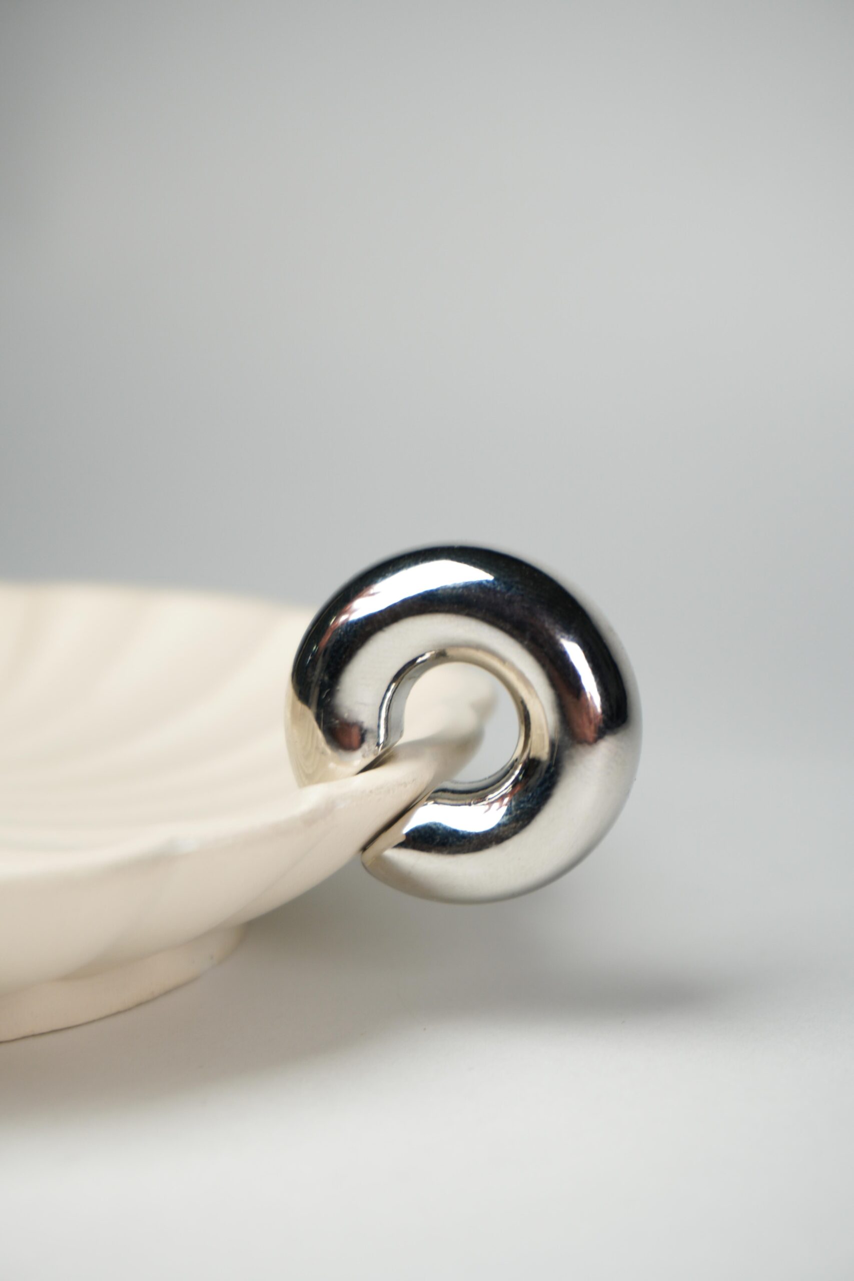 Earcuff plateado liso