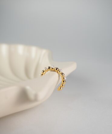 Earcuff sencillo con perlas
