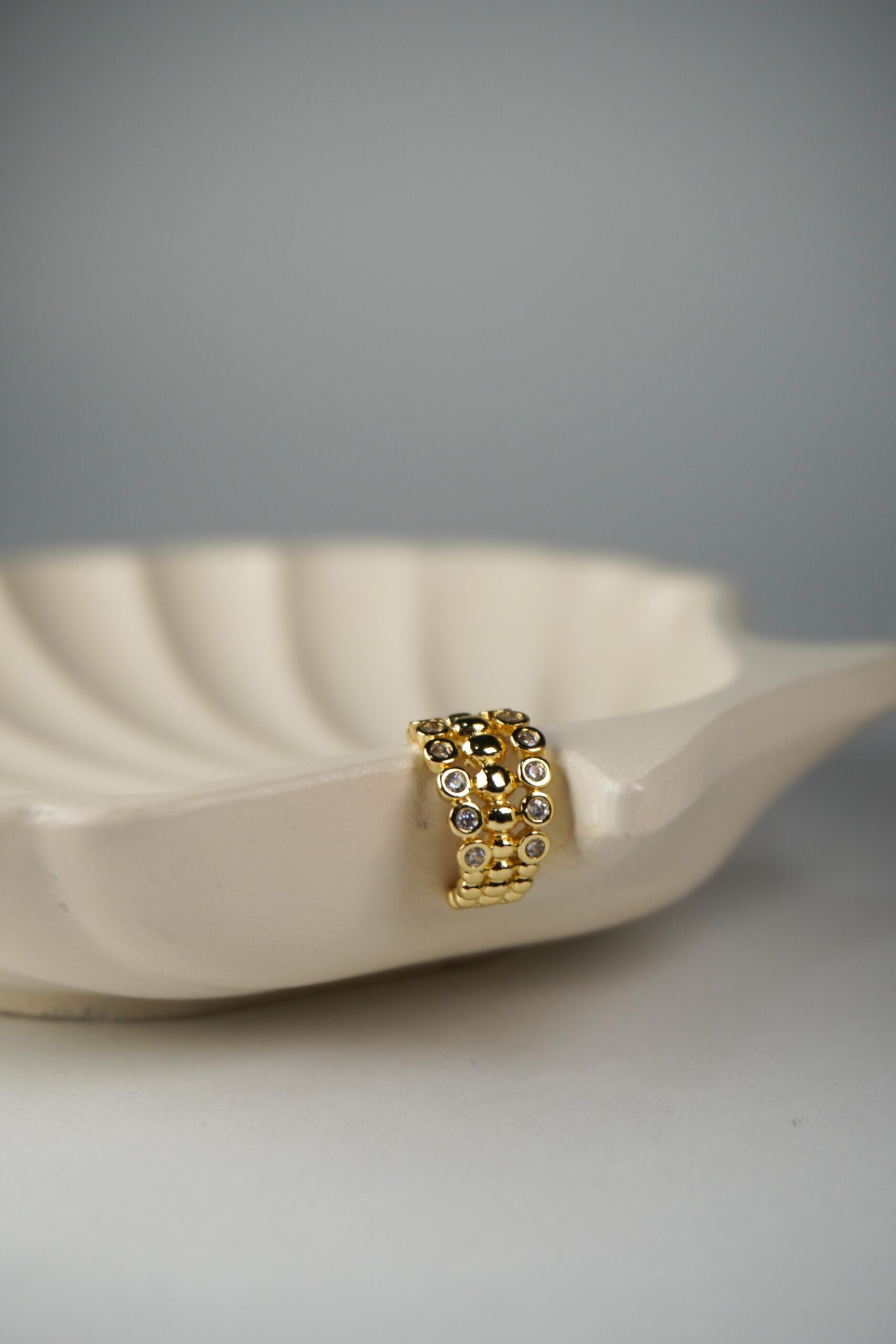 Earcuff tres líneas con diamantes