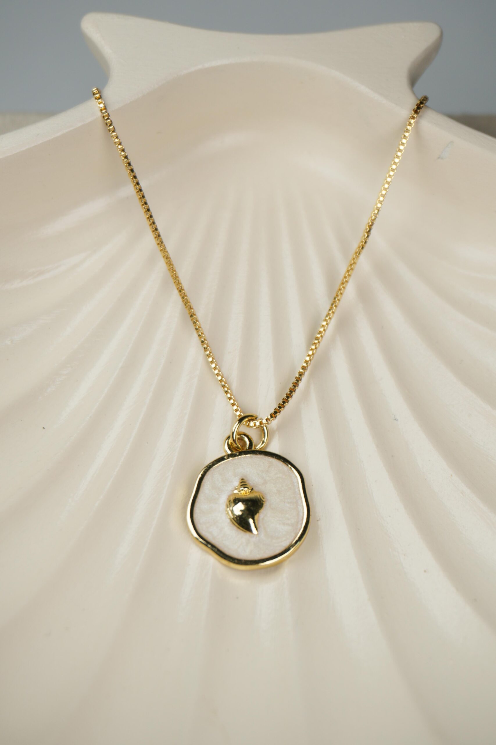 Cadena corazón en la mitad