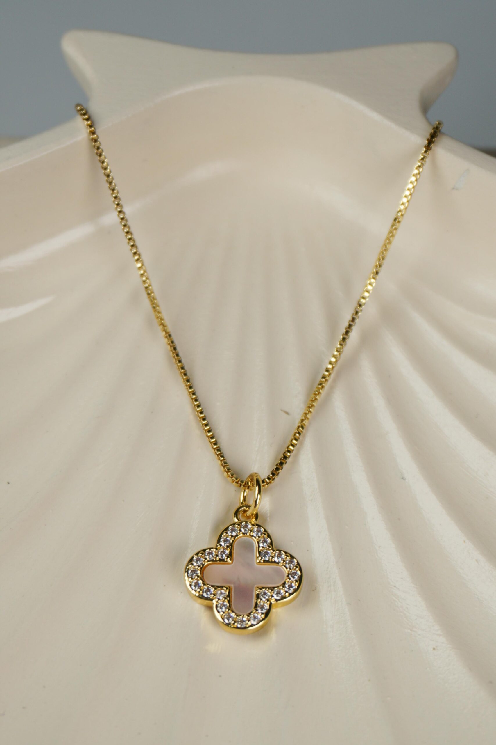 Cadena Van Cleef rosa