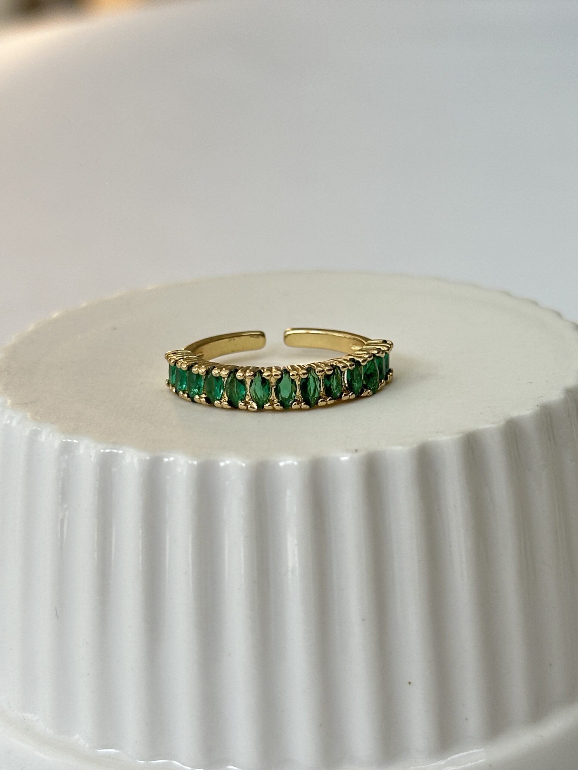 Anillo grueso de esmeraldas - Imagen 3