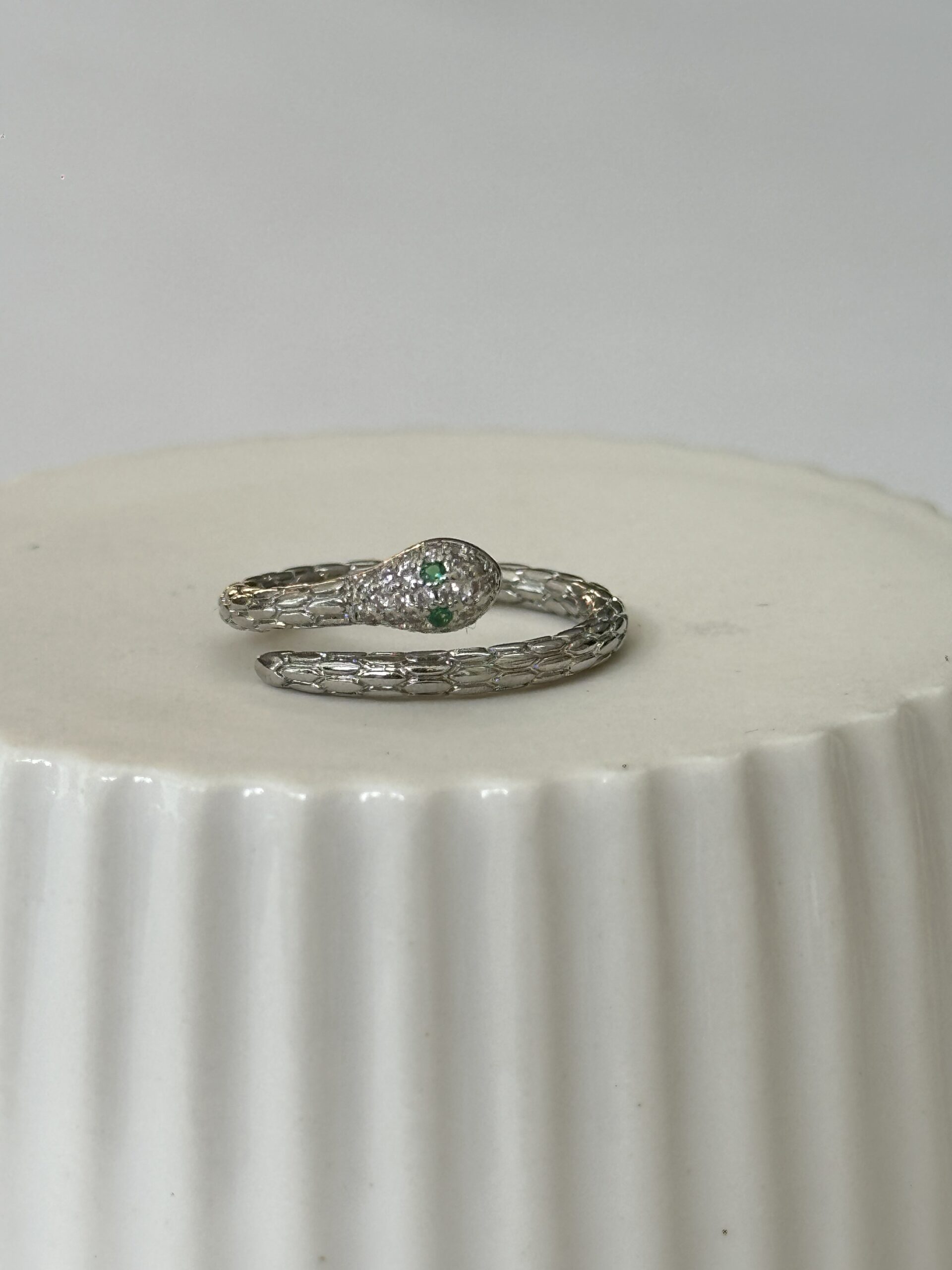 Anillo de serpiente plateada - Imagen 4