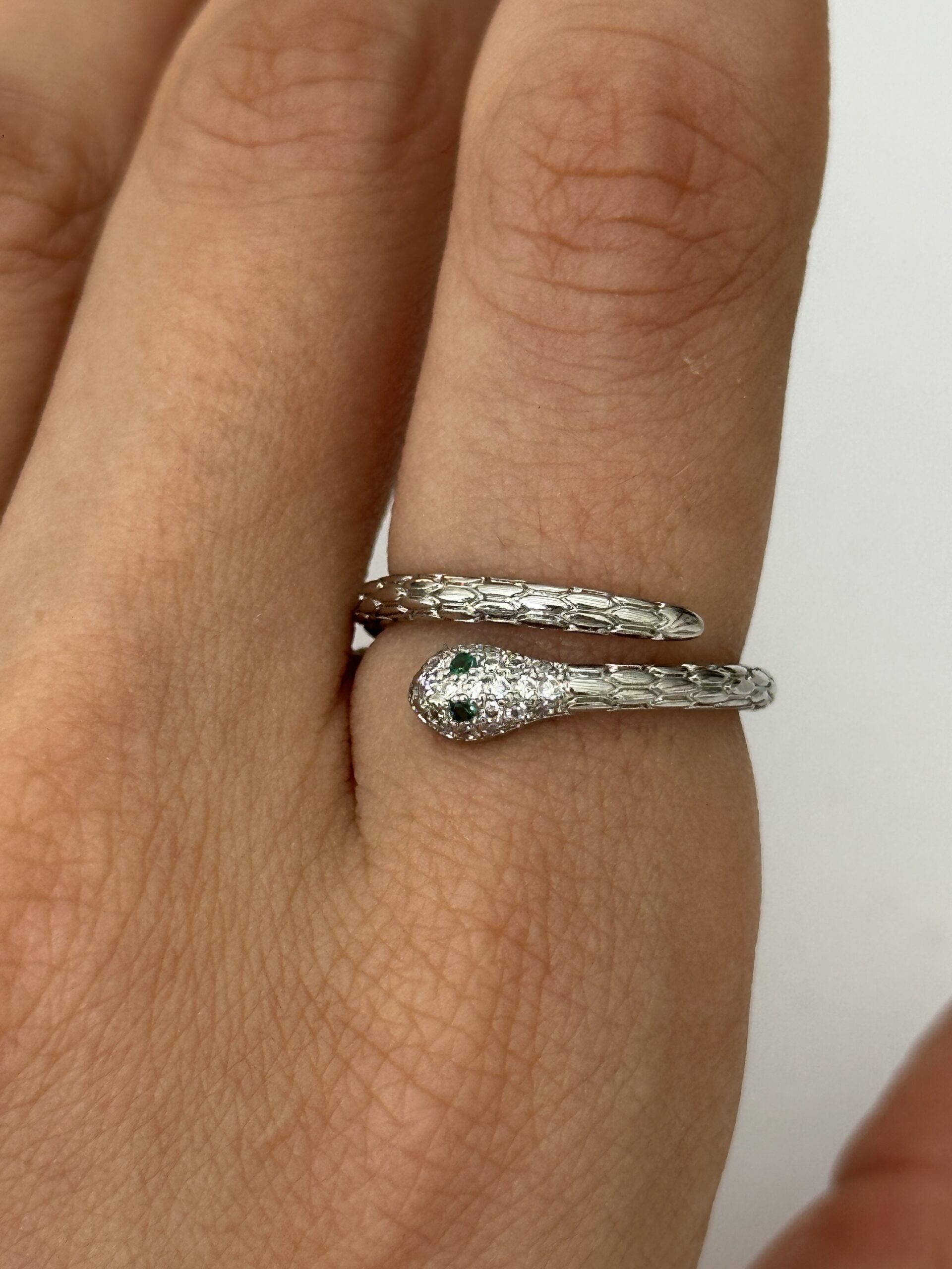 Anillo de serpiente plateada - Imagen 2