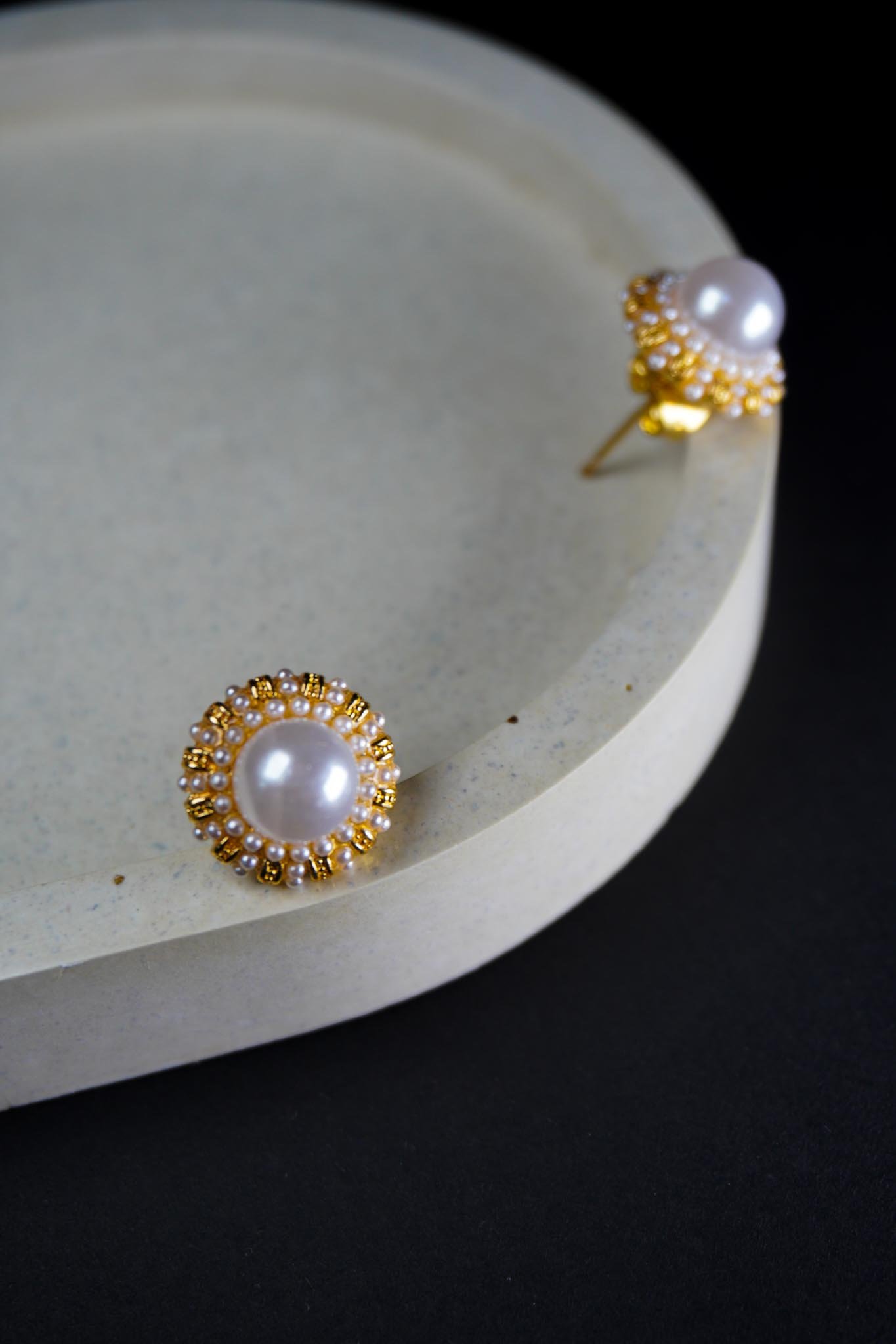 Aretes de perla y perlas