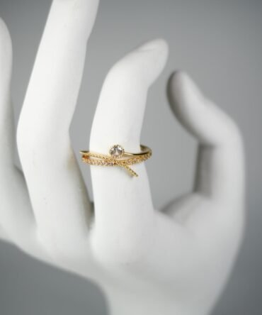 Anillo entrelazado