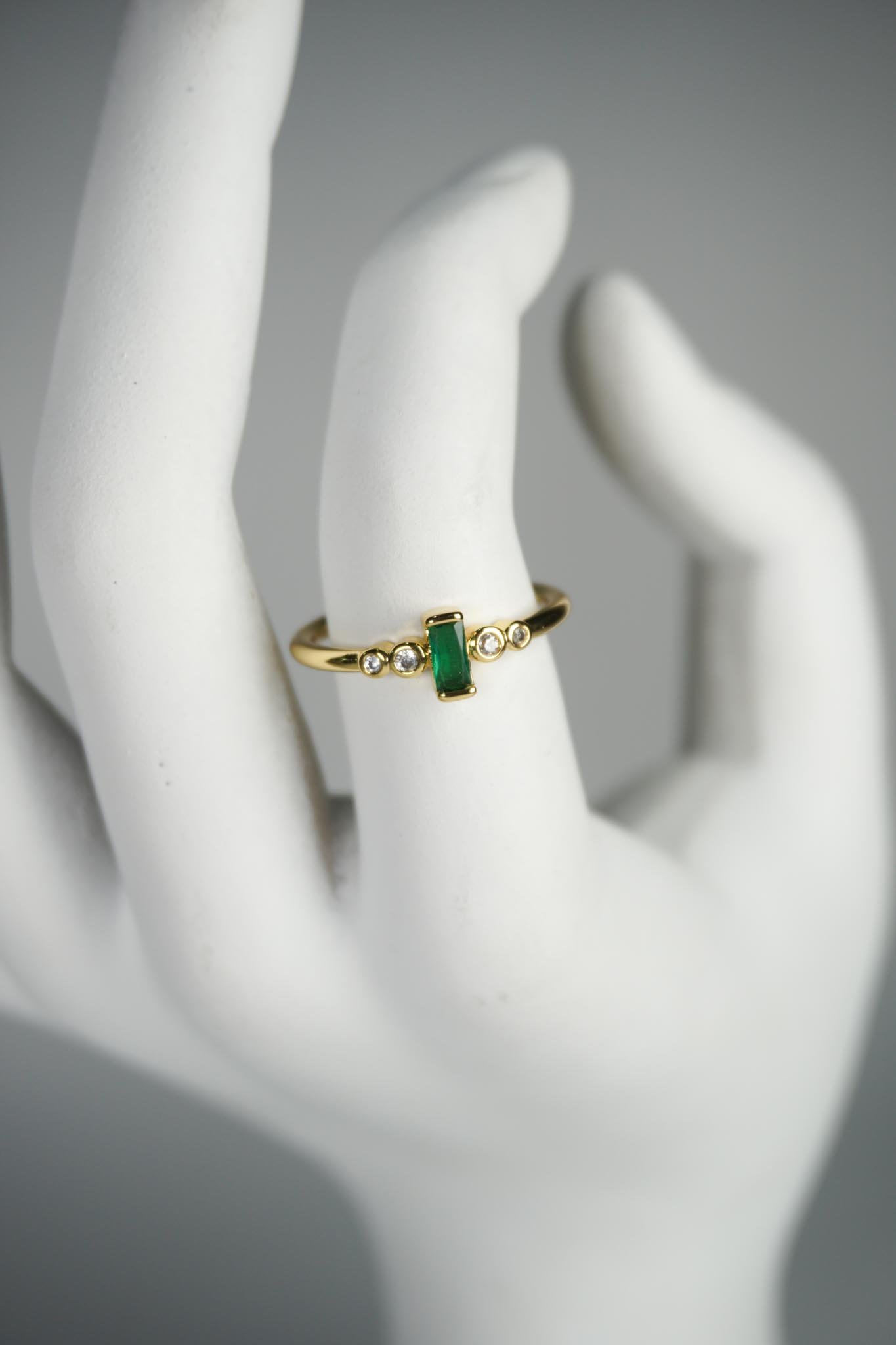Anillo de esmeralda