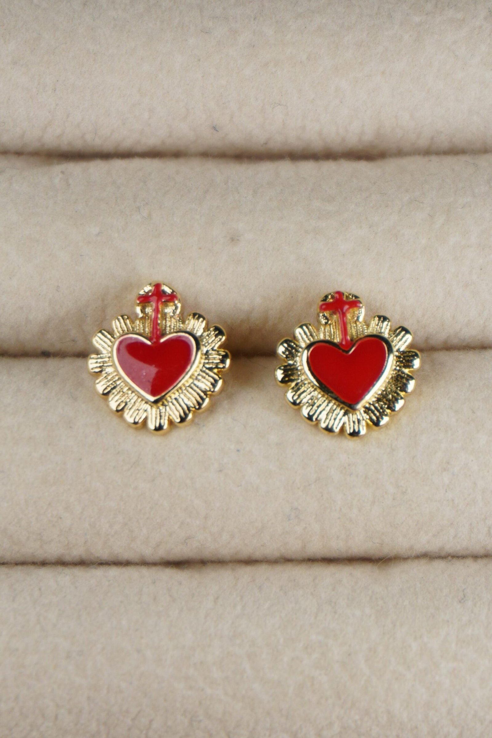 Topitos corazón rojo con cruz