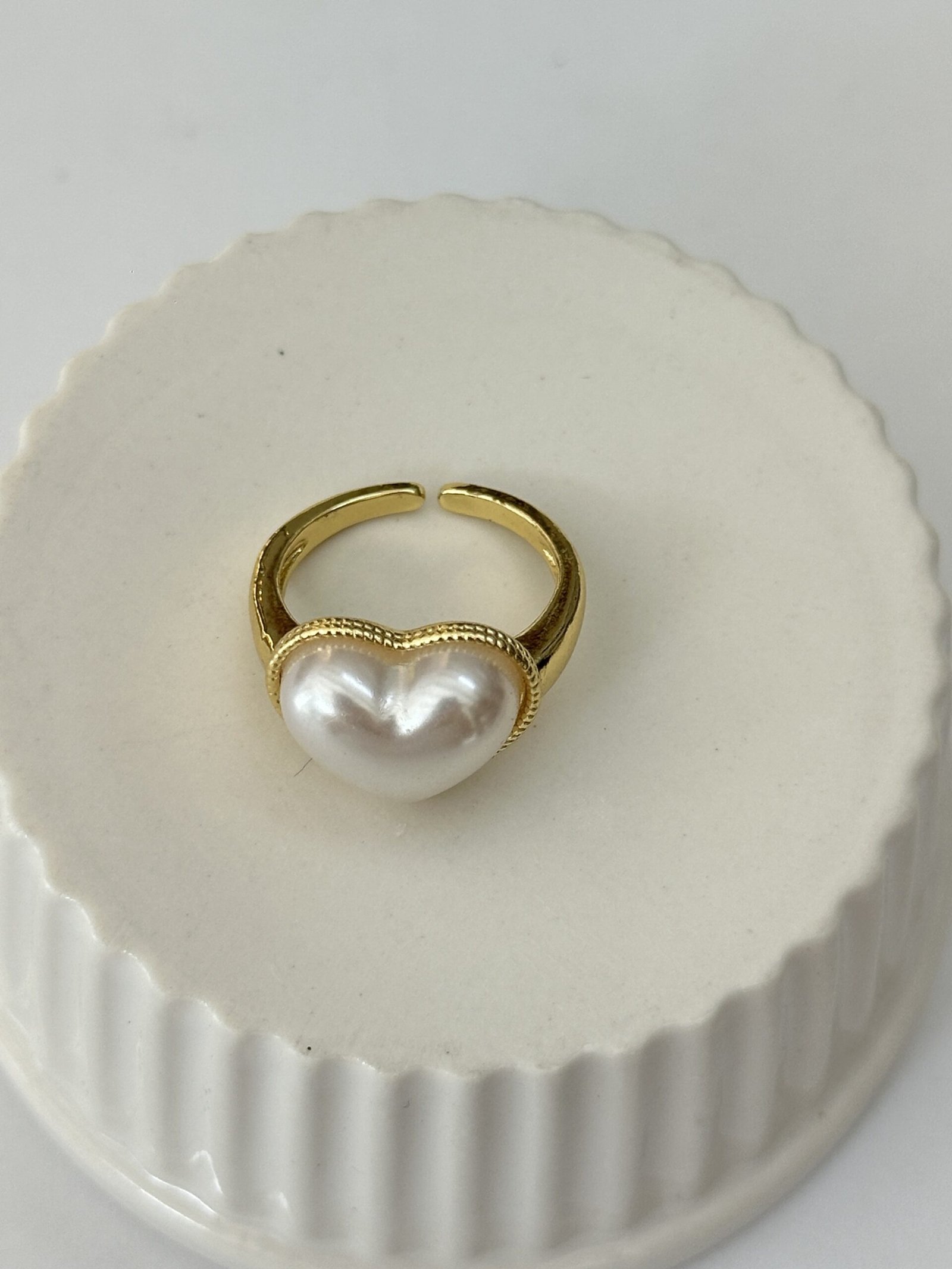Anillo de corazón dorado - Imagen 3
