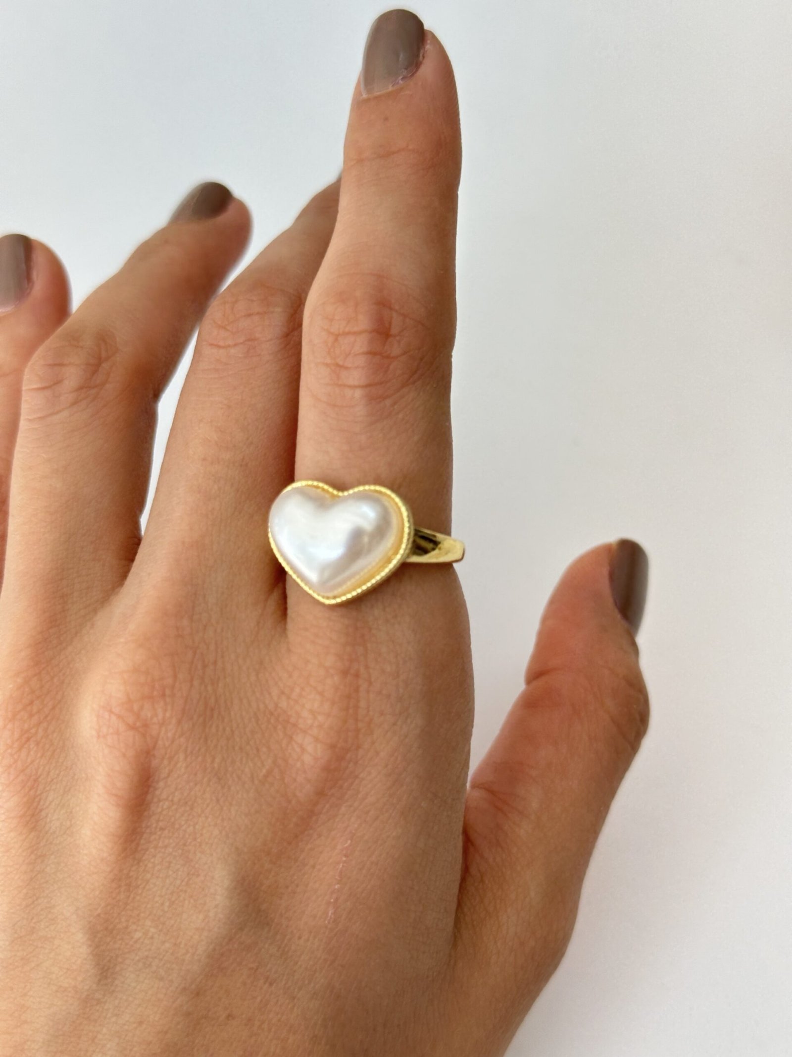 Anillo de corazón dorado - Imagen 2