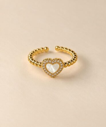 Anillo Dorado Corazón Nacarado